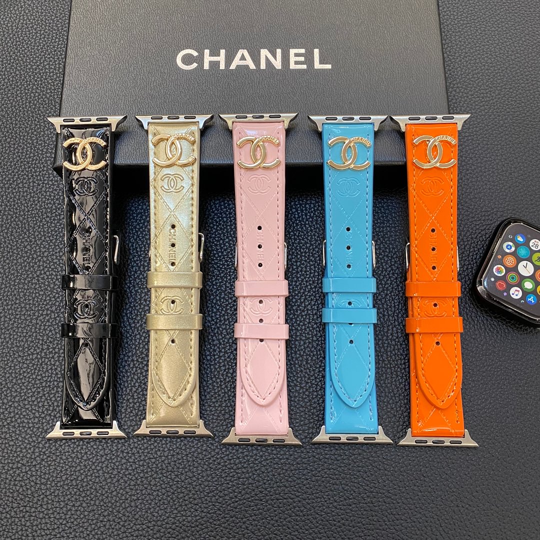 Glossy leather Apple Watch strap metal logo
