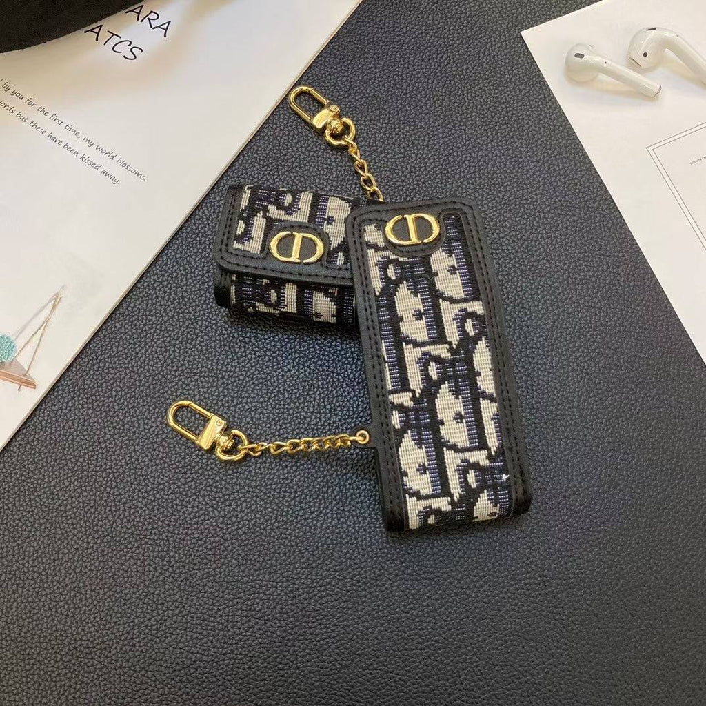 AirPods case with elegant chain