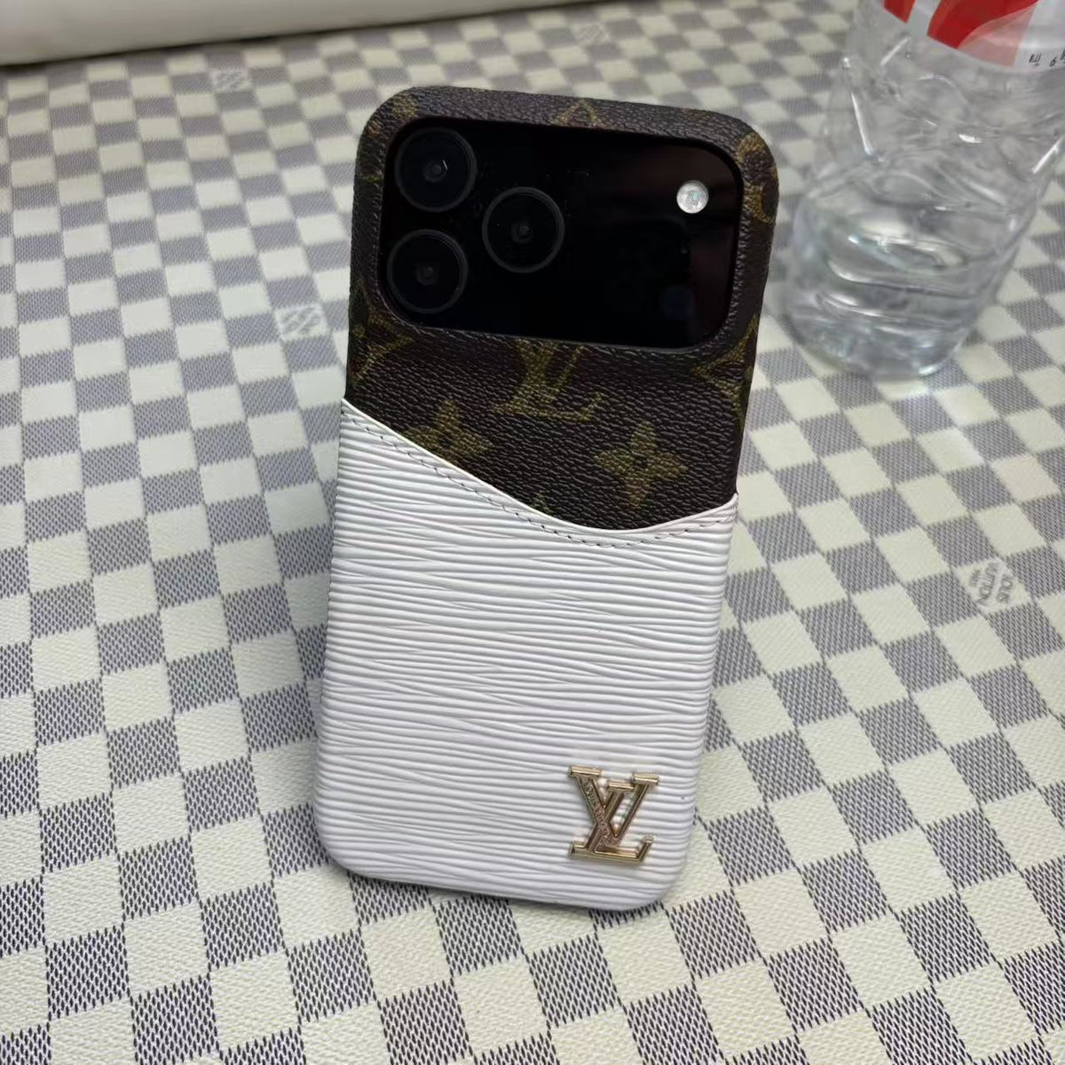 Leather case with card holder for iPhone 17 / 16 / 15 / 14