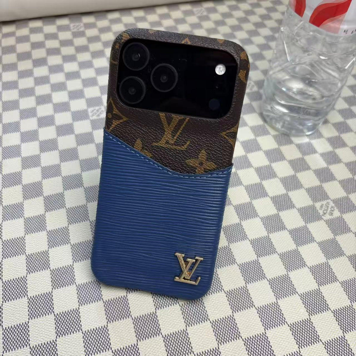 Leather case with card holder for iPhone 17 / 16 / 15 / 14