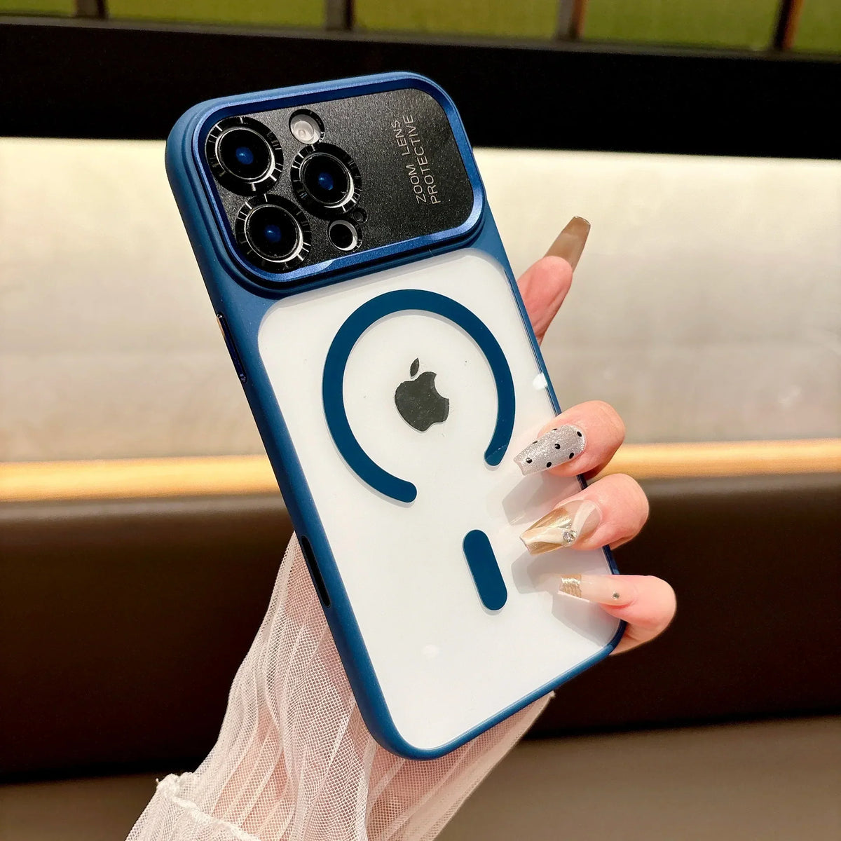 Clear magnetic case for iPhone 17 / 16 / 15 / 14