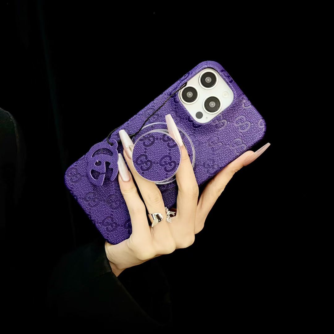 Gucci-inspired textured magnetic ring case for iPhone 16